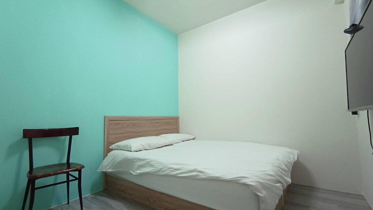 Fengchia Bichon B&B Тайджун Екстериор снимка